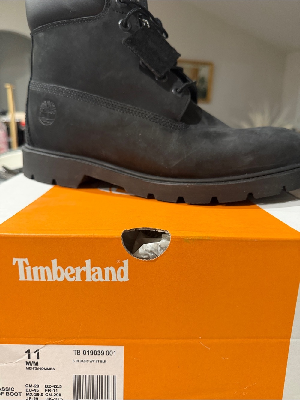 Timberland Men's Black 6-Inch Lace-Up Rugged Boot